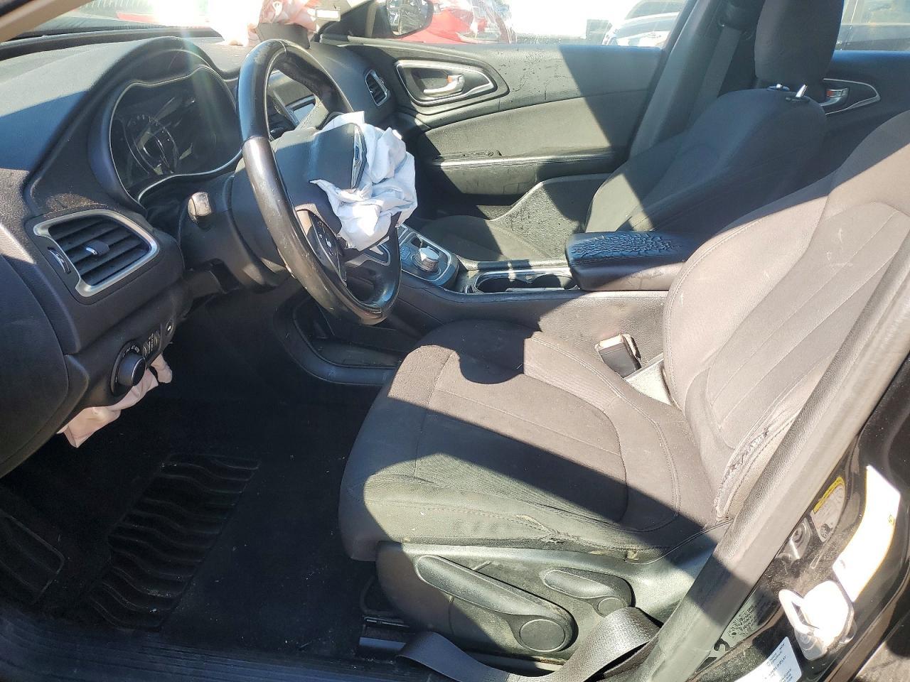 2016 Chrysler 200 lx