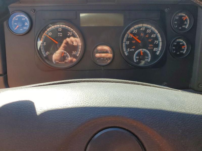 2016 Freightliner Cascadia 125