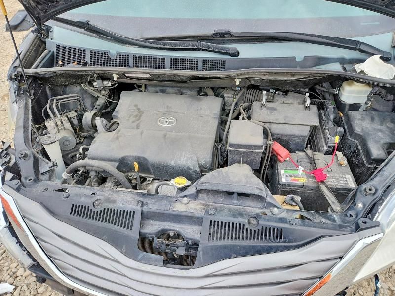 2014 Toyota Sienna xle