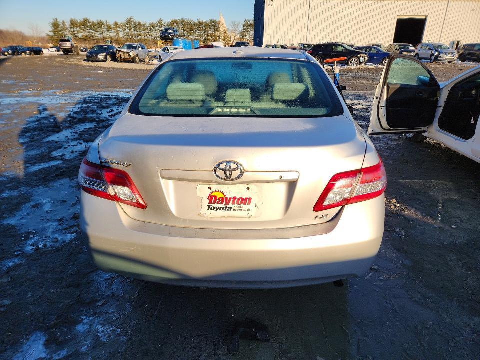 2011 Toyota Camry le