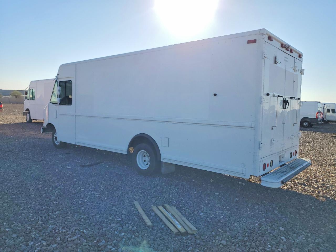 2003 Ford E450 Delivery Truck