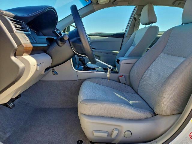 2015 Toyota Camry le