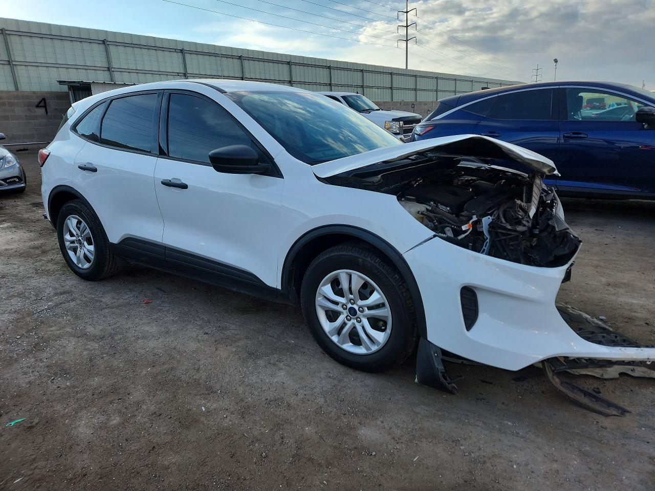 2020 Ford Escape s