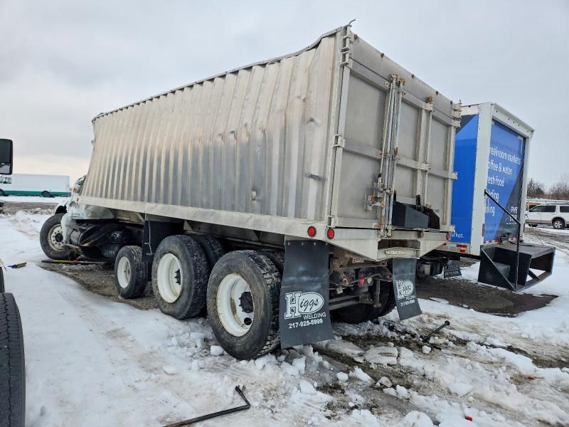 1999 International Dumptailer