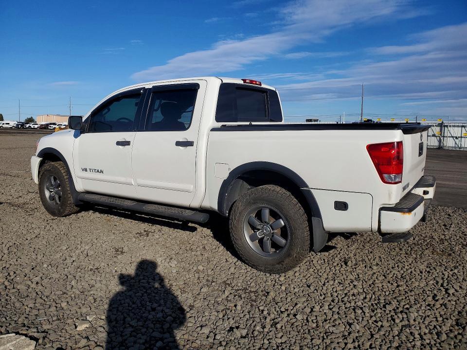 2013 Nissan Titan SV