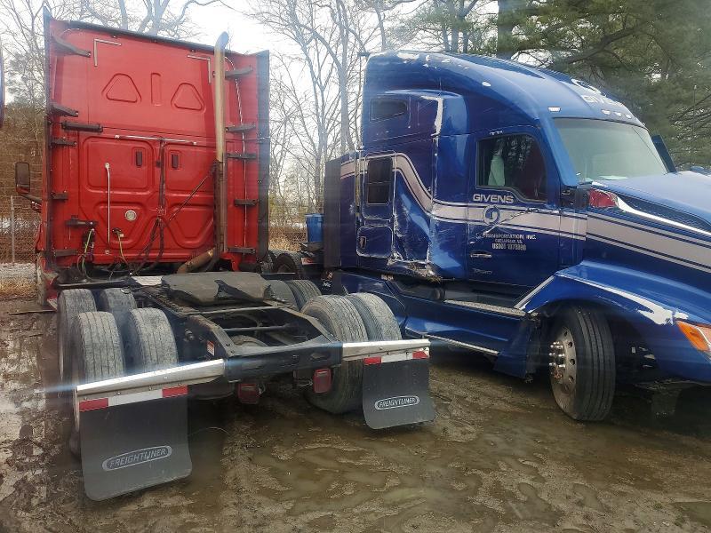 2020 Freightliner Cascadia 126 Semi Truck