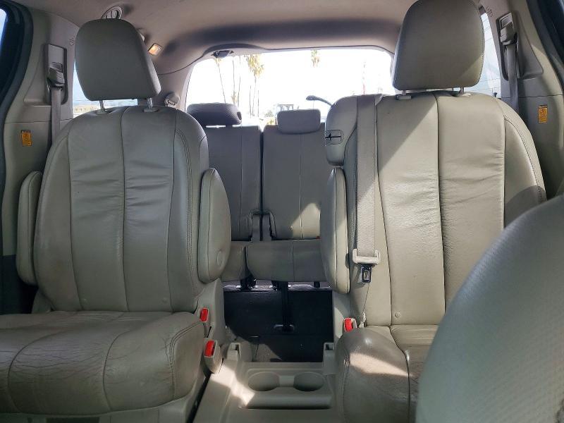 2011 Toyota Sienna xle