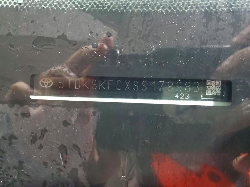 2025 Toyota Sienna le