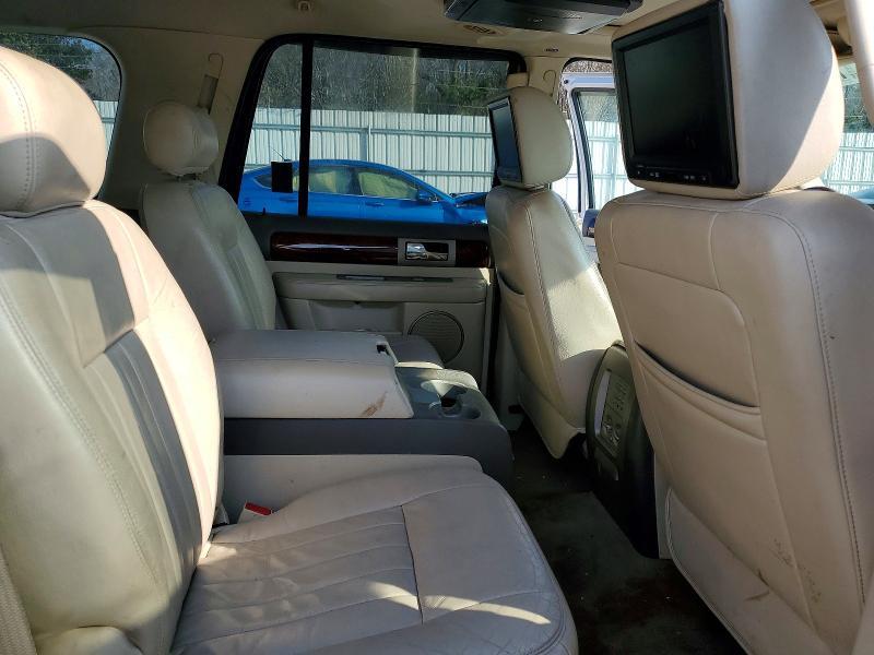 2004 Lincoln Navigator