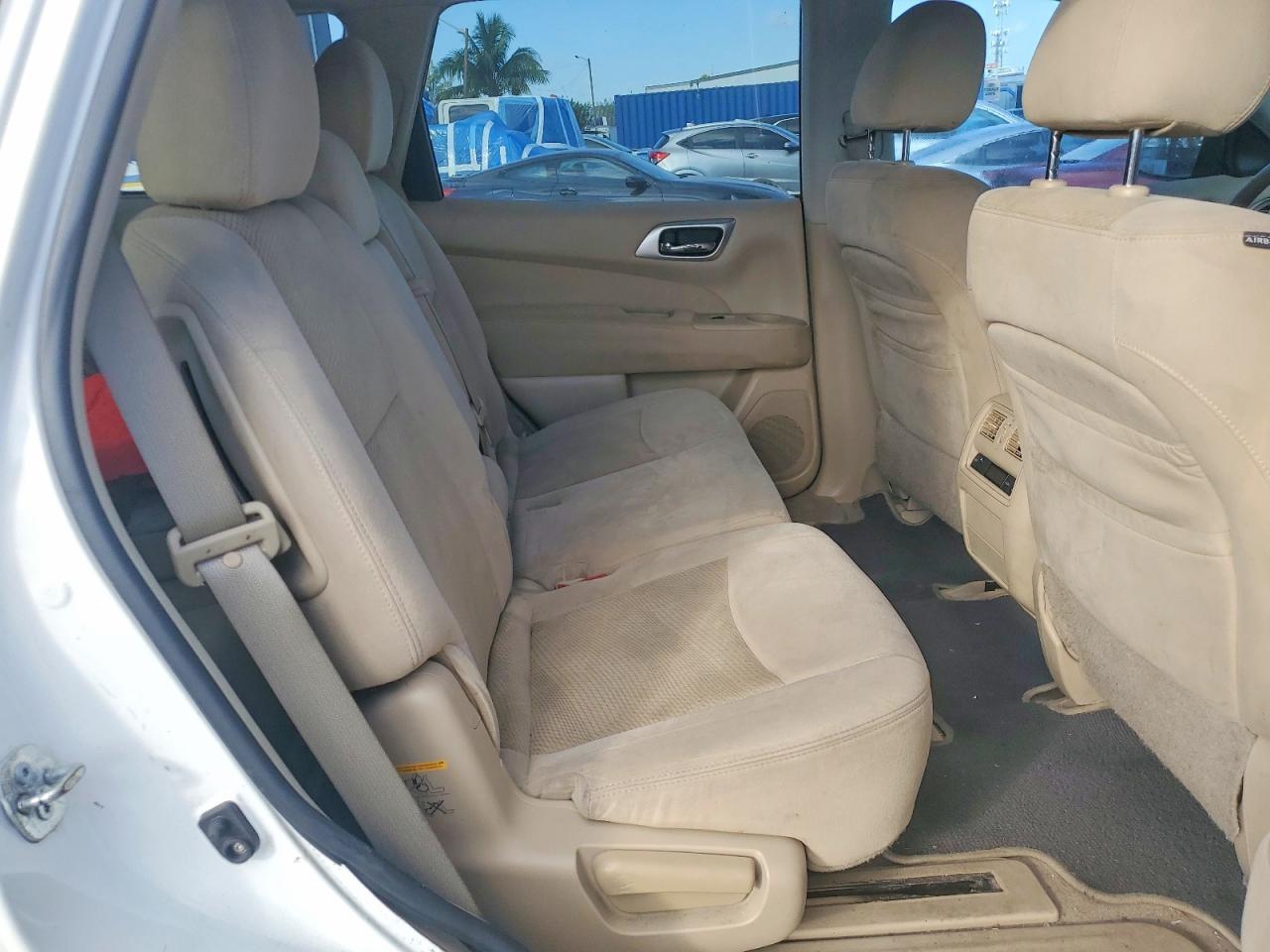 2013 Nissan Pathfinder s