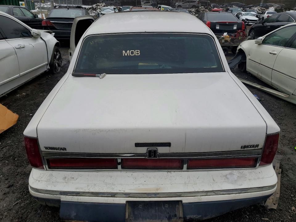 1996 Lincoln Town car Signature