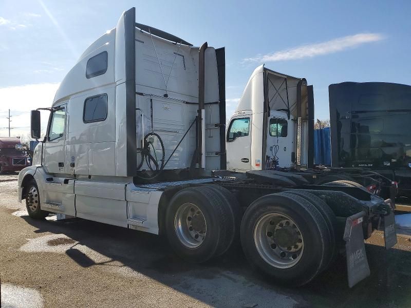 2017 Volvo VNL Semi Truck