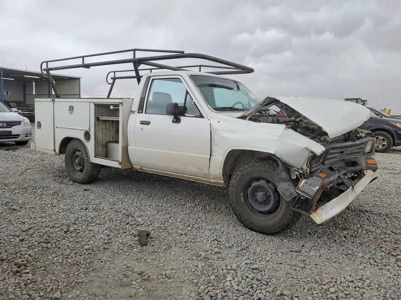 1987 Toyota Pickup 1 TON Long BED RN55