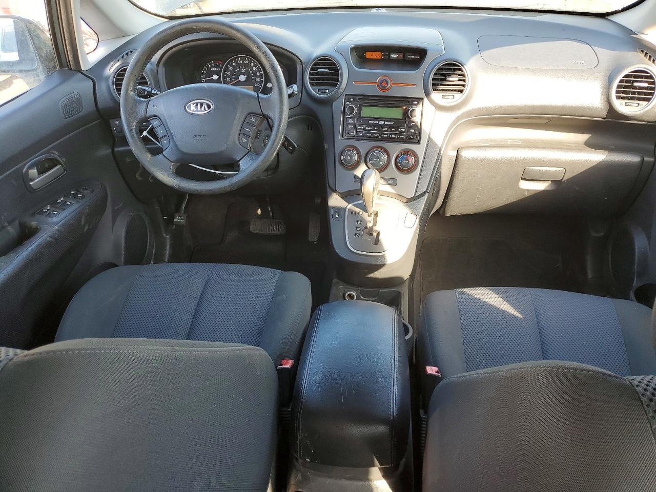 2009 KIA Rondo Base