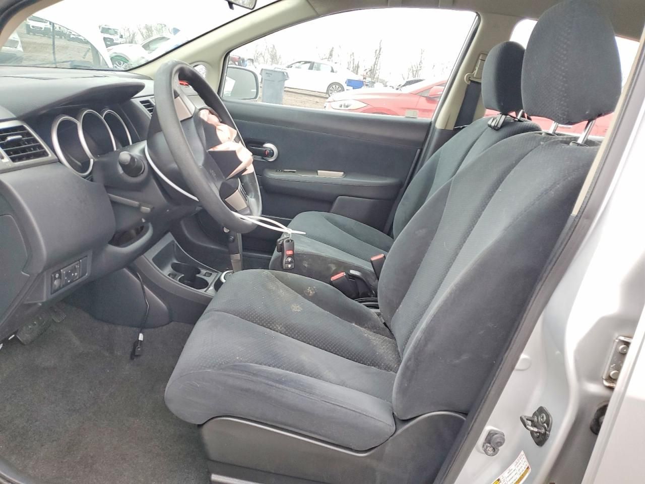 2010 Nissan Versa 1.8 s