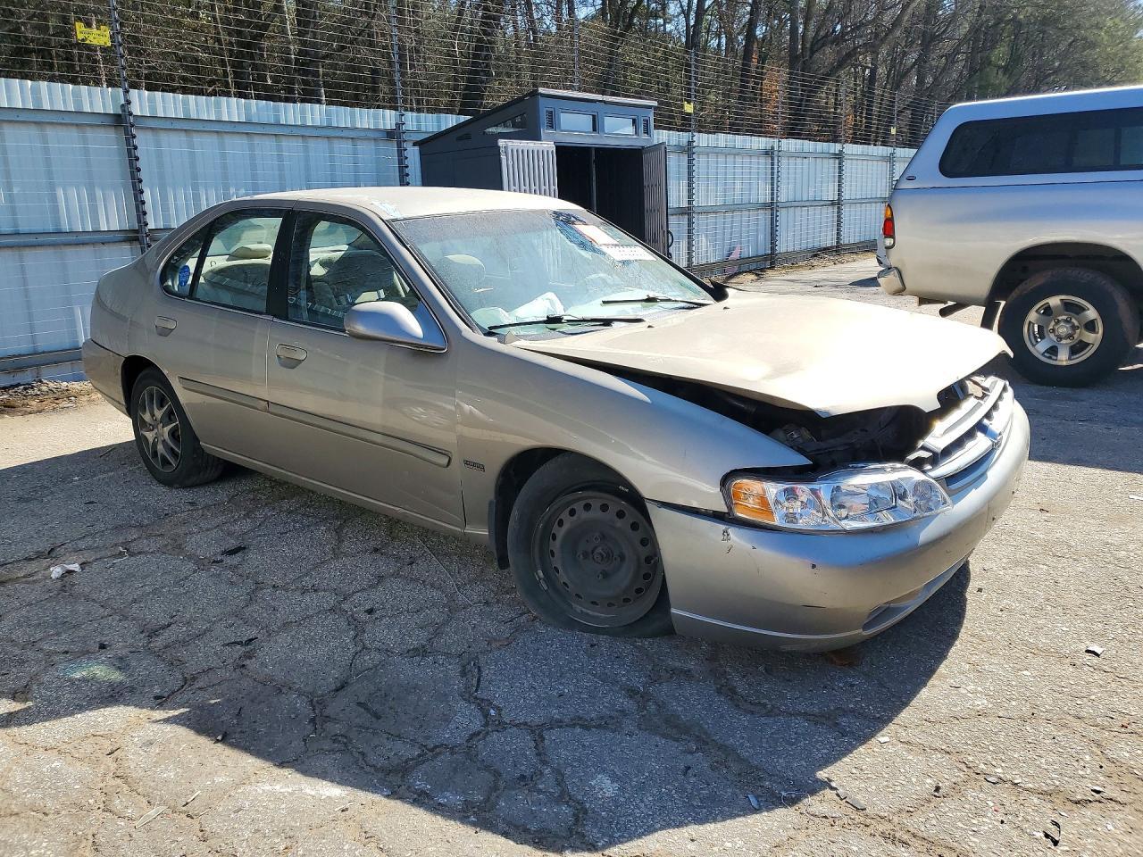 2001 Nissan Altima xe