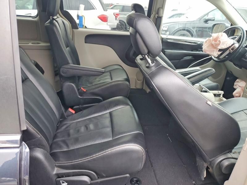 2014 Chrysler Town & Country Touring