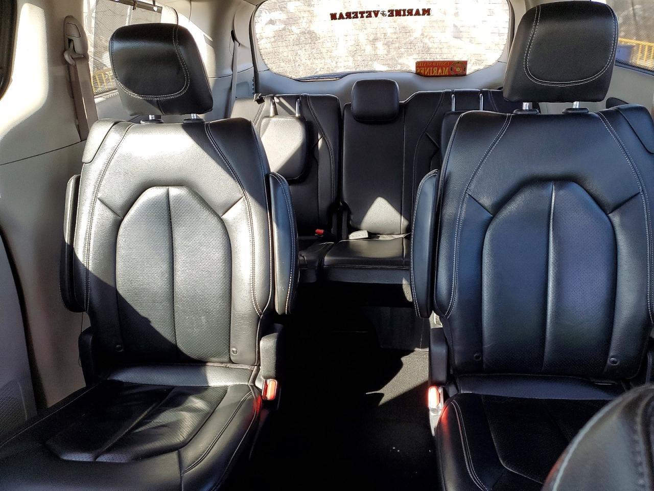 2022 Chrysler Pacifica Touring l