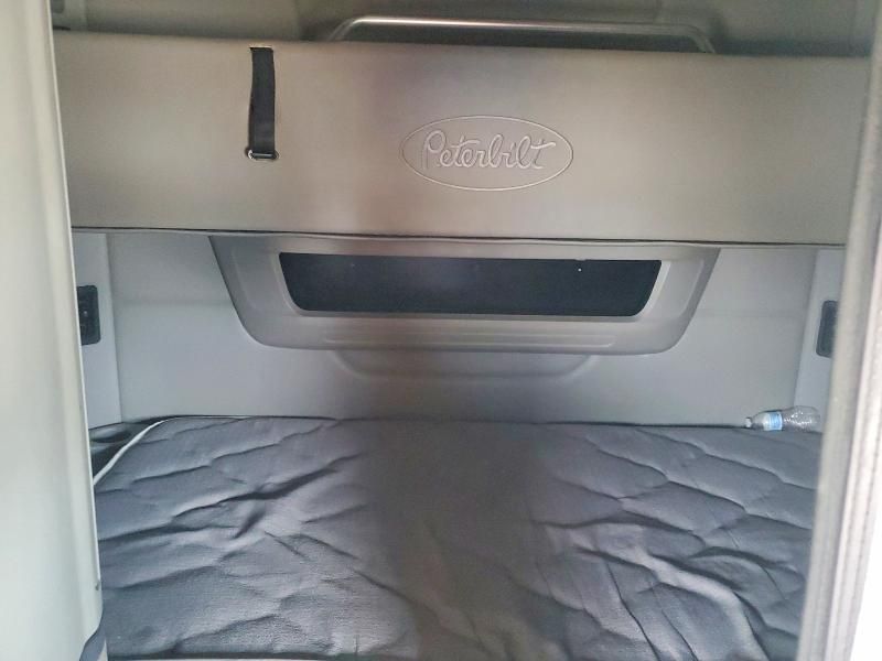 2018 Peterbilt Tractor 2018 Peterbilt 579 Semi Truck