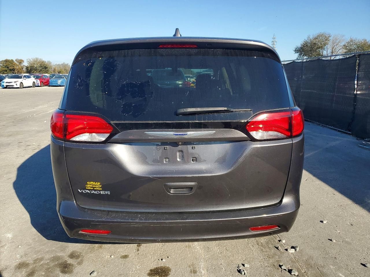 2020 Chrysler Voyager lx