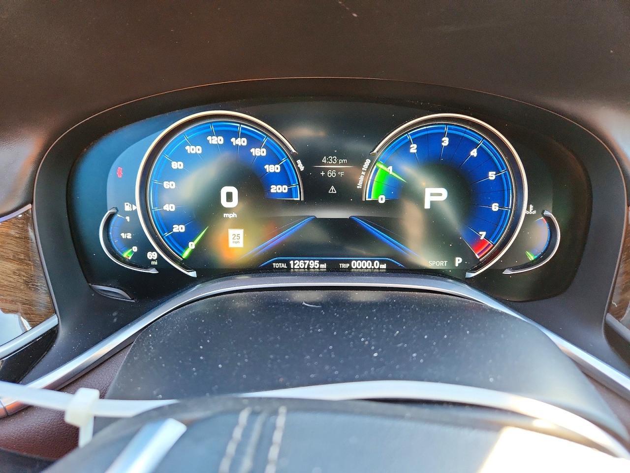 2016 BMW 740 i