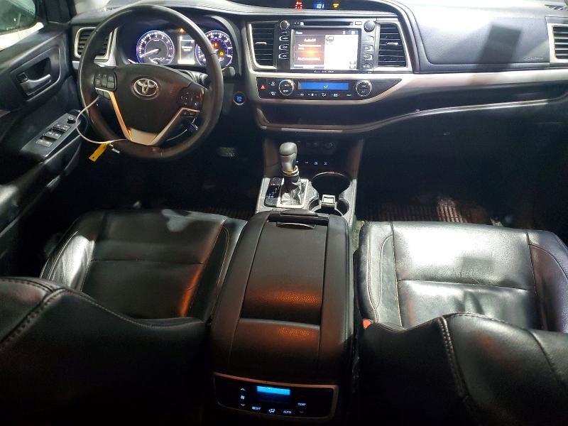 2018 Toyota Highlander se