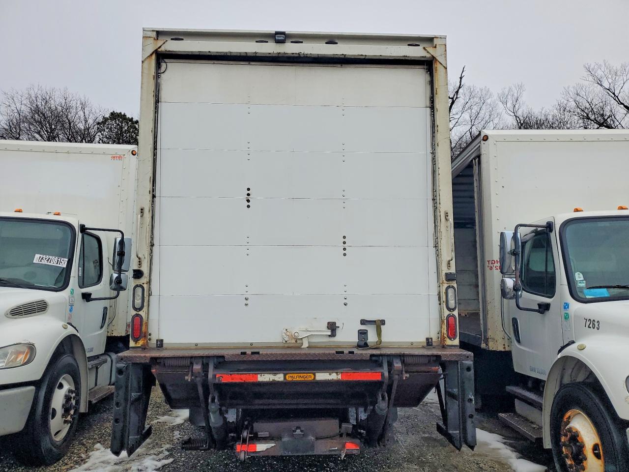 2015 Freightliner Business Class M2 BOX Truck