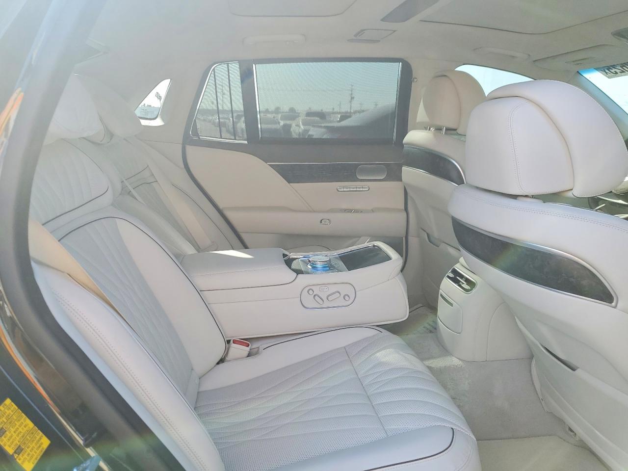2025 Genesis G90