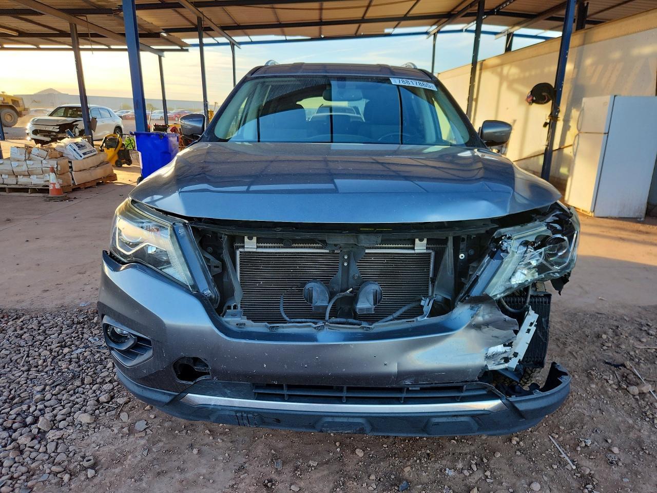 2017 Nissan Pathfinder sv