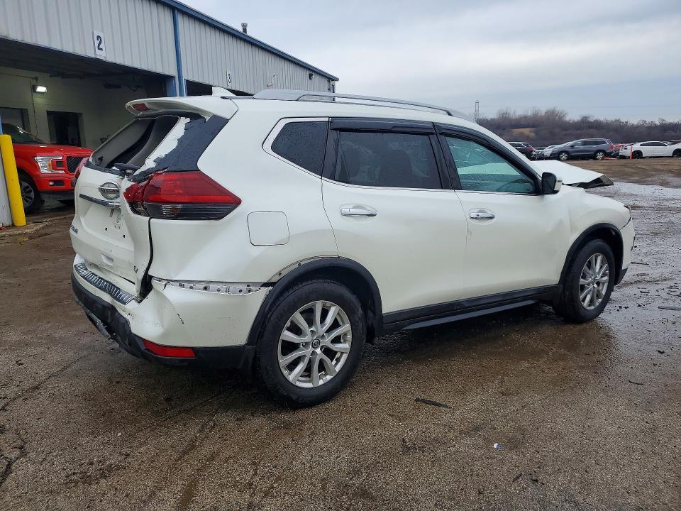 2018 Nissan Rogue sv