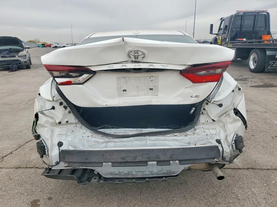 2024 Toyota Camry le