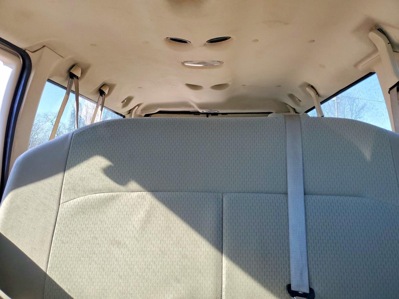 2011 Ford Econoline E350 Super Duty Wagon