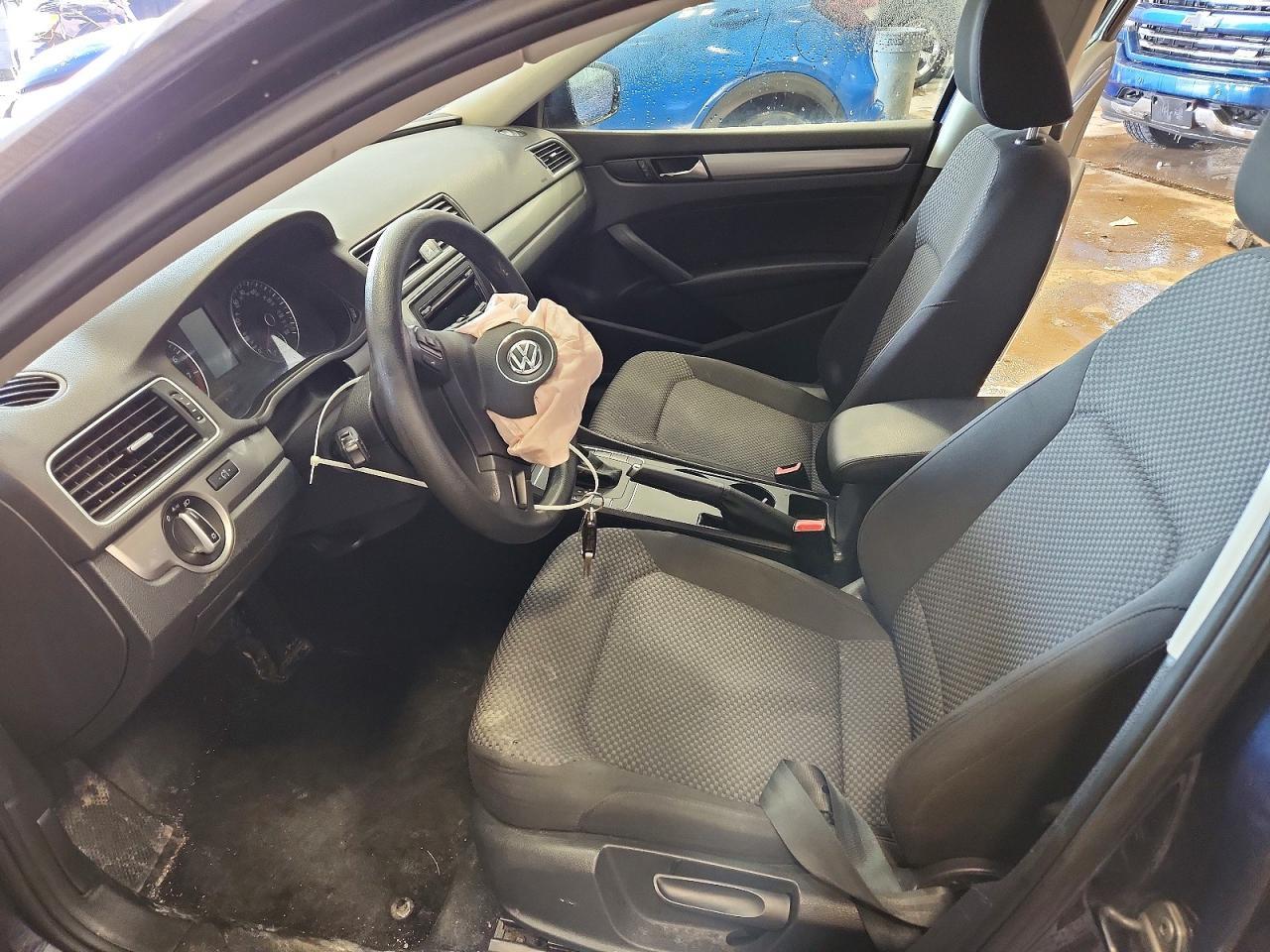 2013 Volkswagen Passat s
