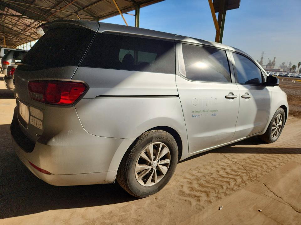 2017 KIA Sedona lx