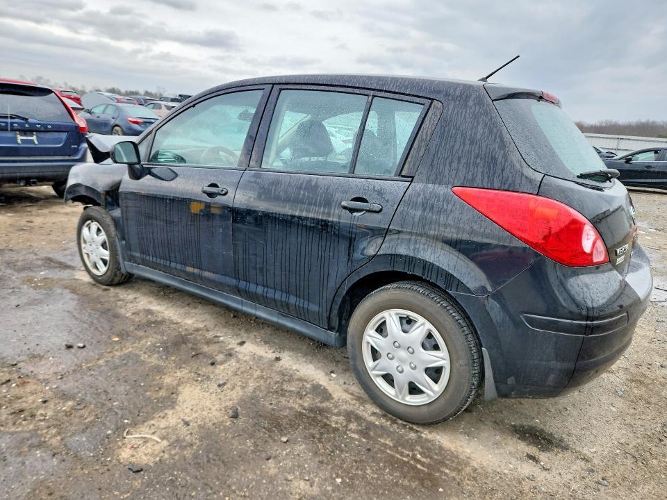 2010 Nissan Versa 1.8 s