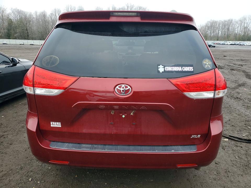 2012 Toyota Sienna xle