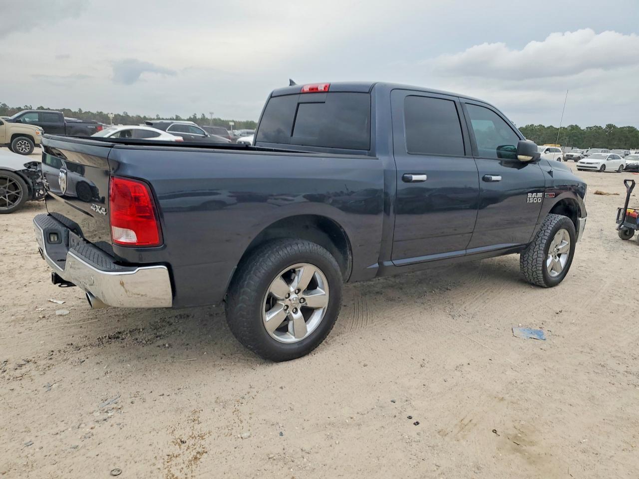 2015 Dodge RAM 1500 SLT