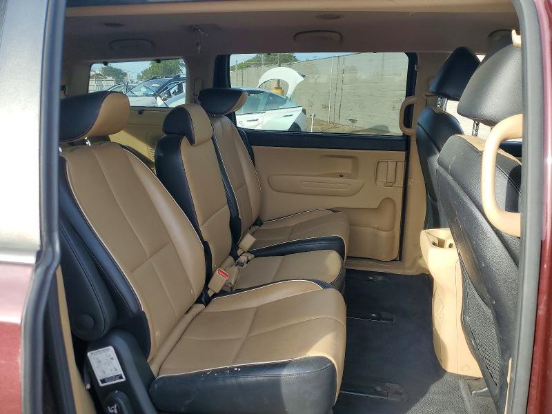 2017 KIA Sedona lx