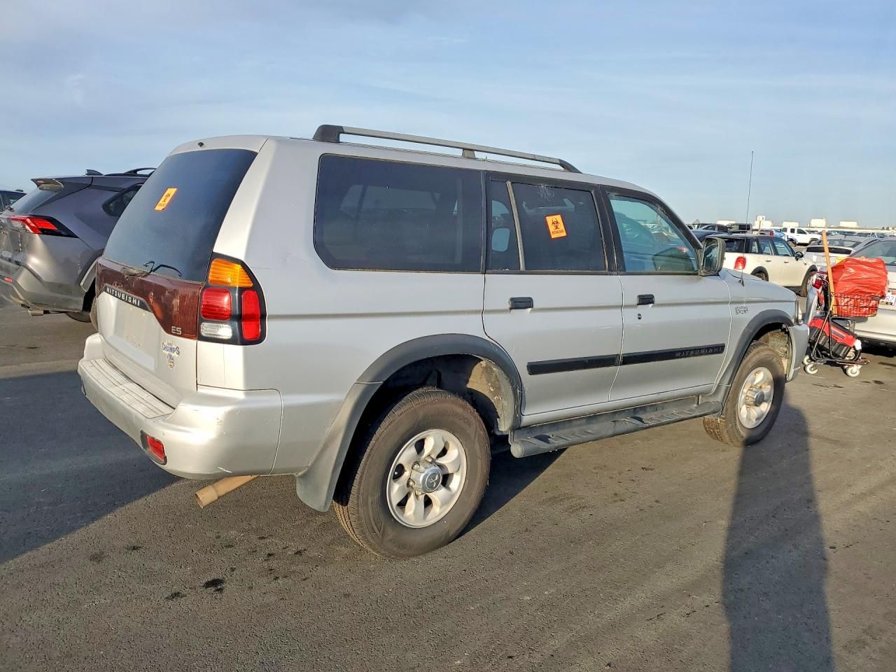 2002 Mitsubishi Montero Sport es
