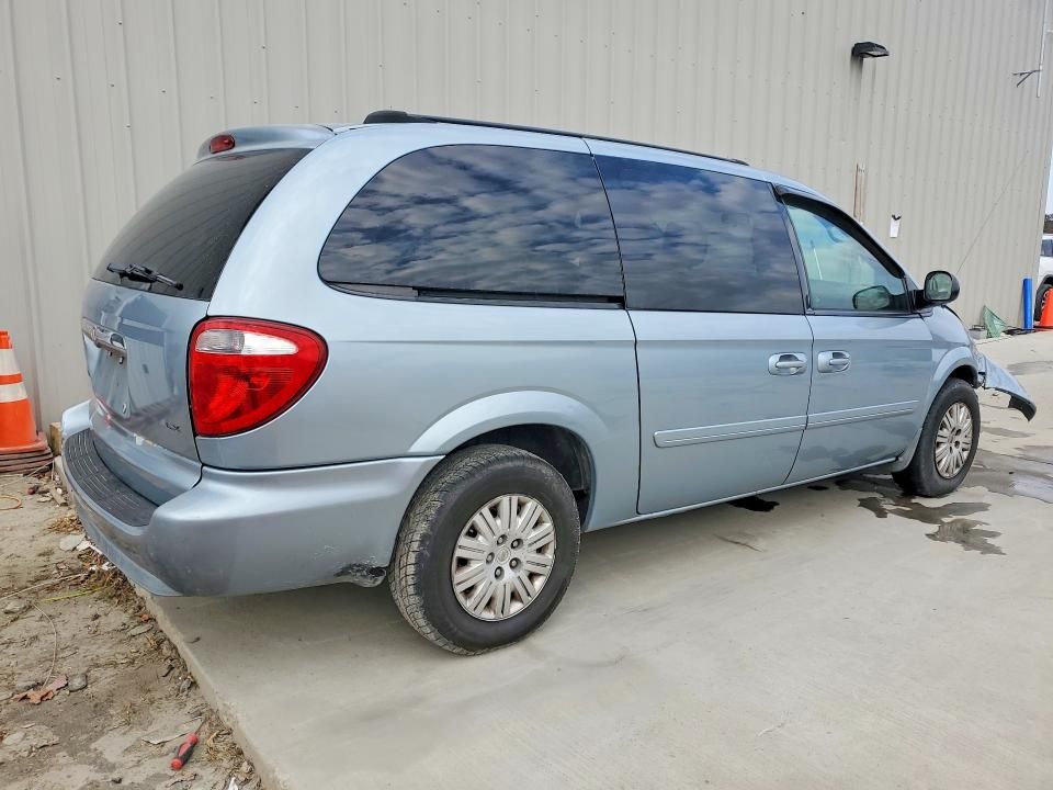 2005 Chrysler Town & Country lx