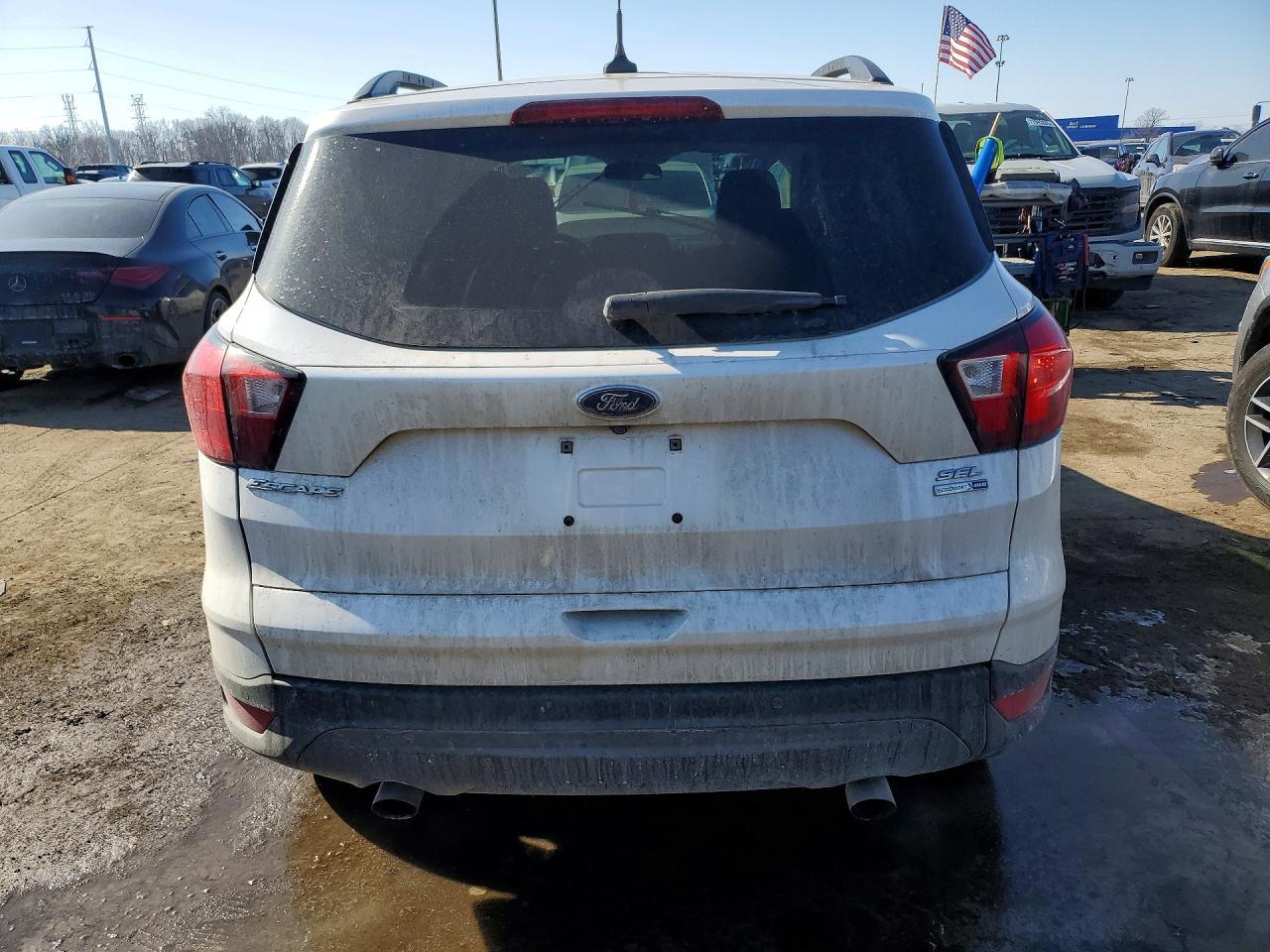 2019 Ford Escape sel