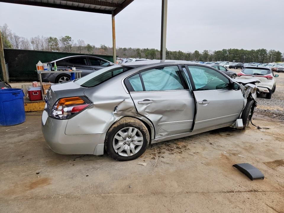 2010 Nissan Altima Base