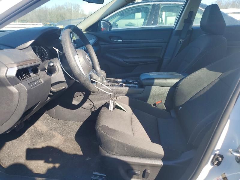 2024 Nissan Altima sv