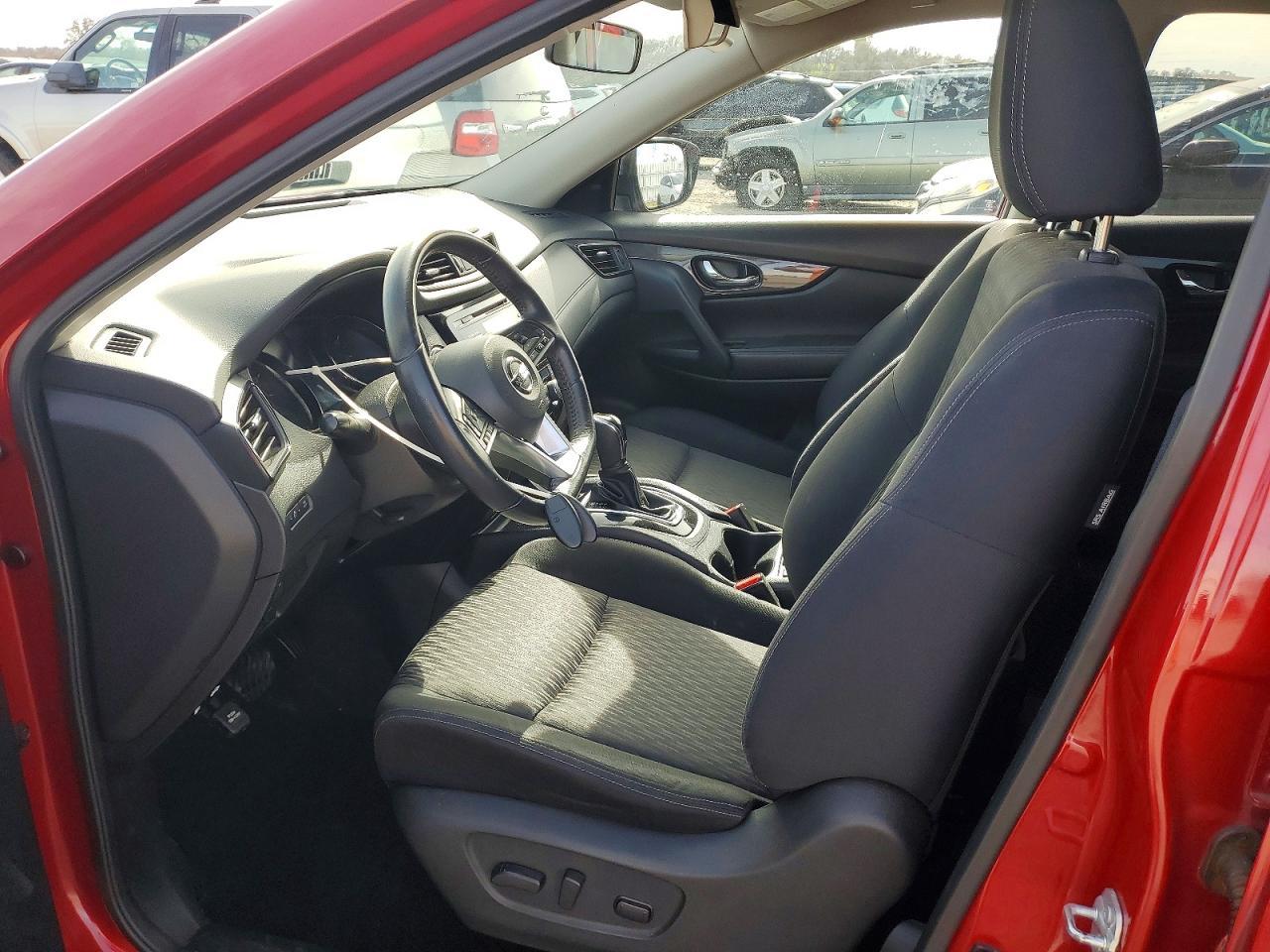2017 Nissan Rogue sv