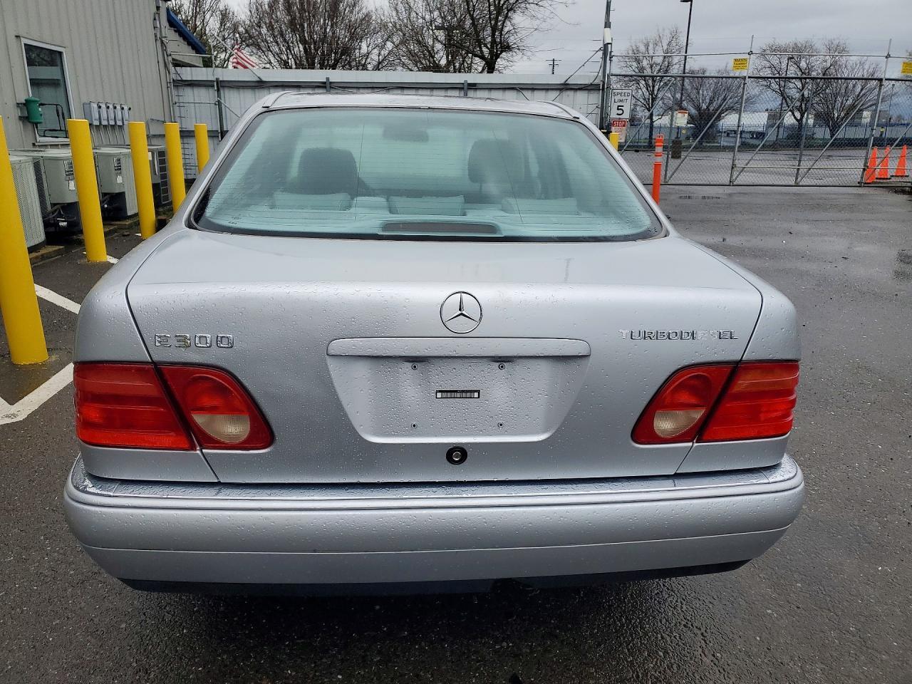 1999 Mercedes-Benz E 300td