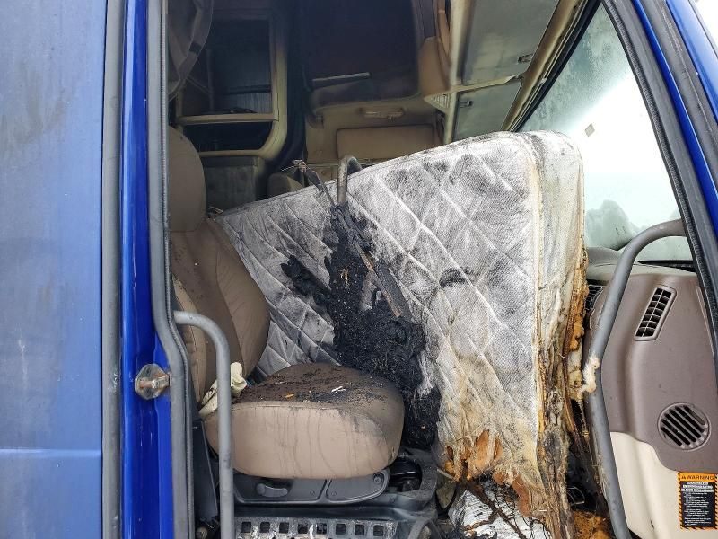 2016 Volvo VNL Semi Truck