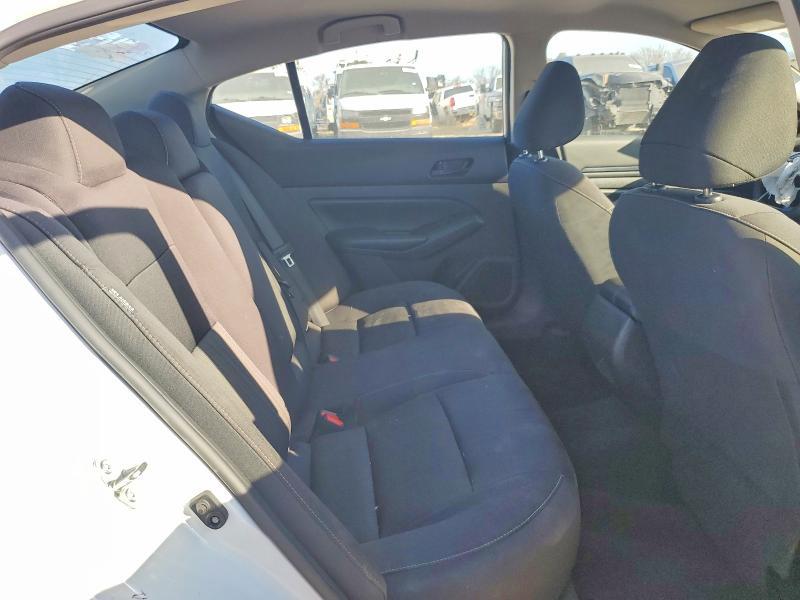 2024 Niss Altima 2.5 s