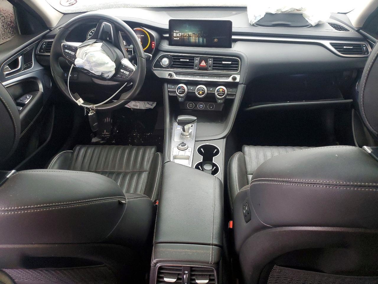 2022 Genesis G70 Base