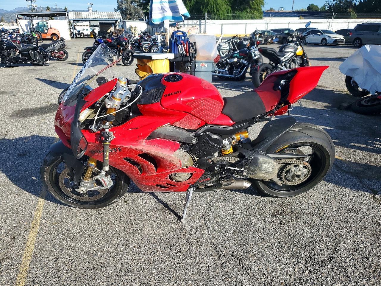 2022 Ducati Panigale V4S