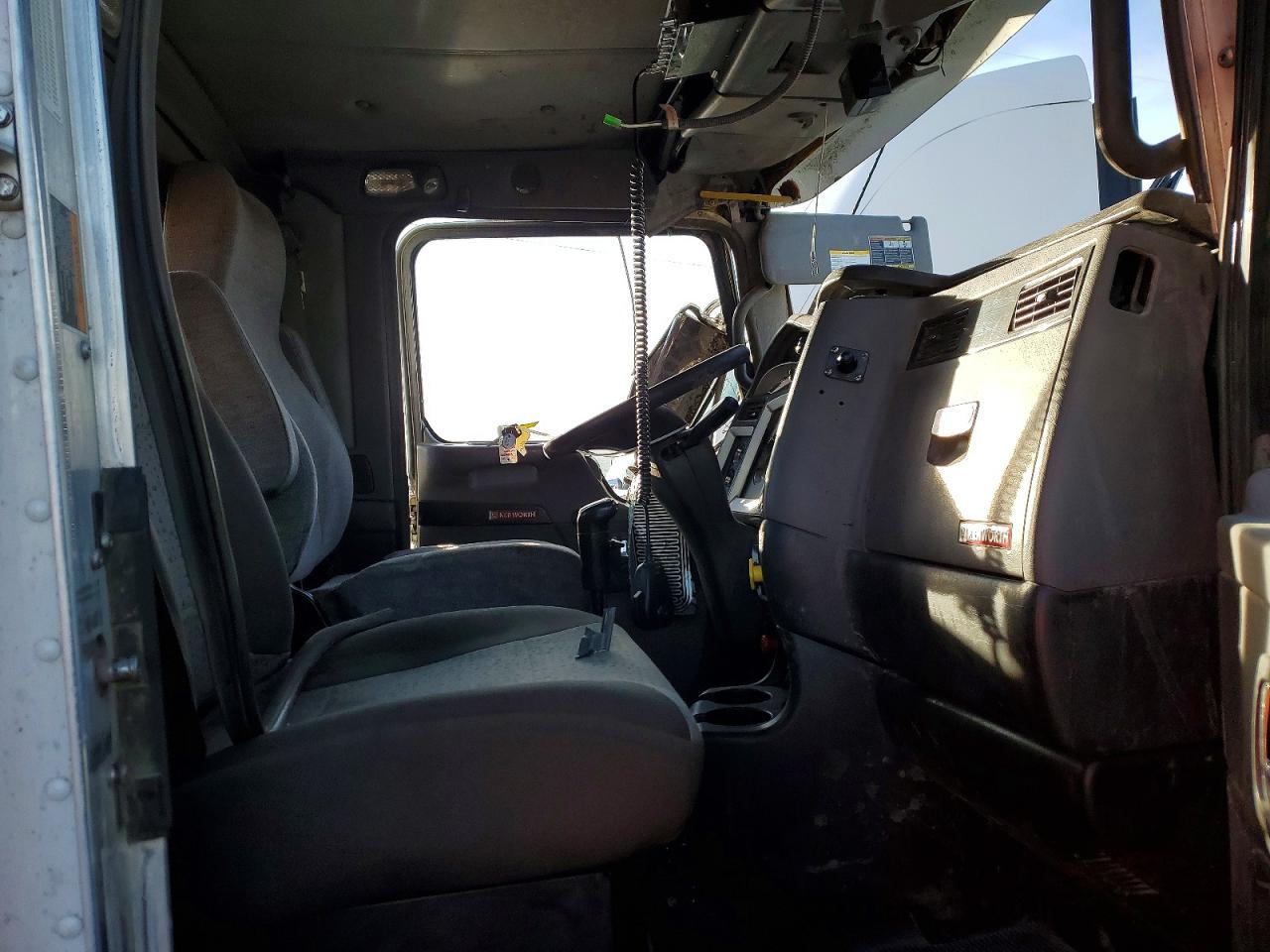 2014 Kenworth T800-Semi Truck